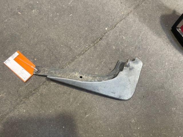 Toyota Corolla ZRE182 LF Mudflap